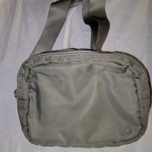 Sleek Gray Gaiam Belt Bag